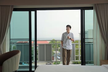 the kite hotel bangsaen by koko