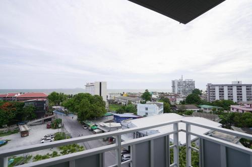 the kite hotel bangsaen by koko