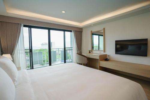the kite hotel bangsaen by koko