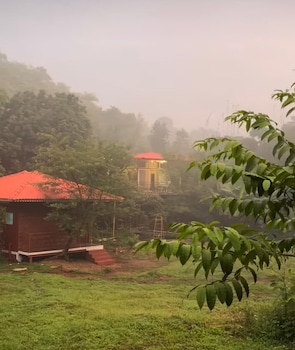 Leafyden Forest Cottages By Nature Hill,,2 star