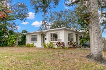New Bayside Escape Cozy Hideaway Near Bayshore,,2 star