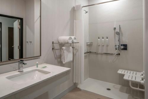 fairfield by marriott inn and suites surprise prasada