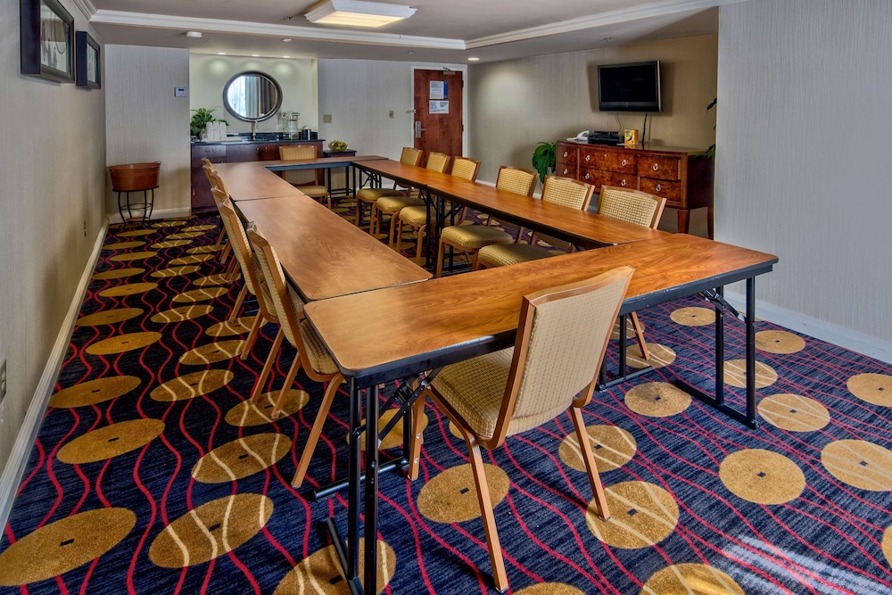 hampton inn peachtree corners norcross