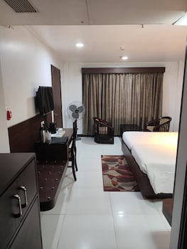 airport city hotel