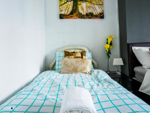 Bucknall Lodge Family Room 1 Hanley,,2 star