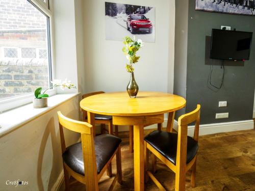 bucknall lodge family room 1 hanley