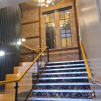 The Maiden City Hotel,,3 star