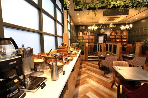 the maiden city hotel