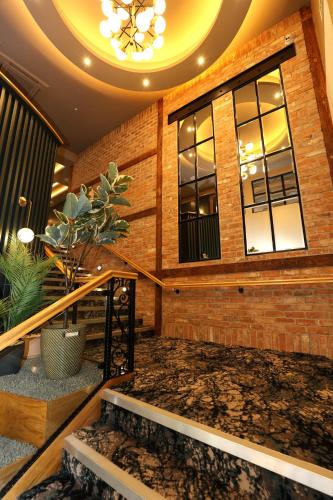 the maiden city hotel