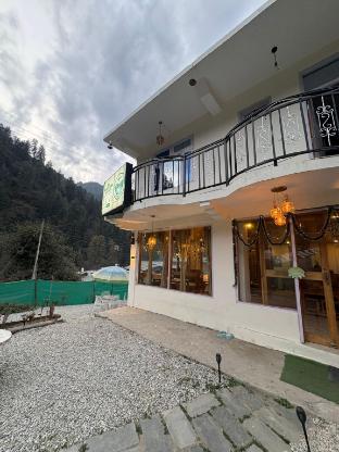 the pahadi soul stay and cafe