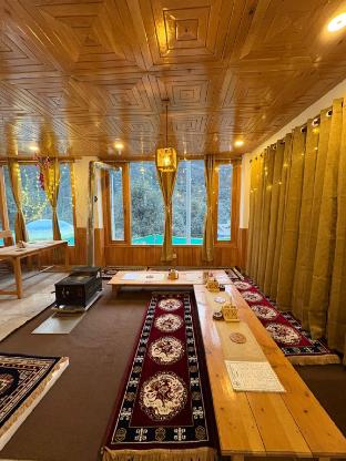 the pahadi soul stay and cafe