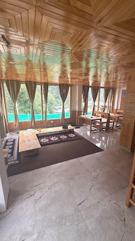 the pahadi soul stay and cafe