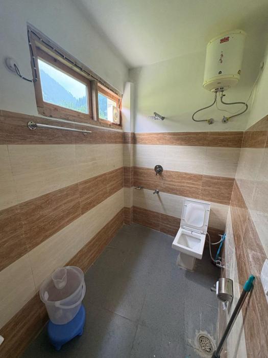 the pahadi soul stay and cafe