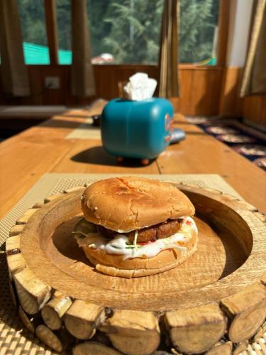 the pahadi soul stay and cafe