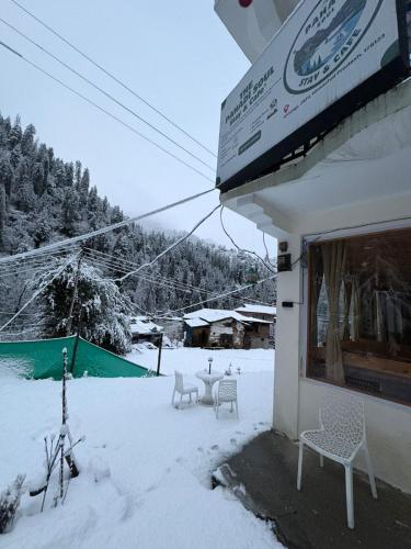 the pahadi soul stay and cafe