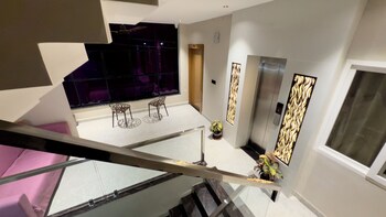 Hotel Hari Sajan,,2 star