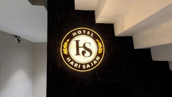 Hotel Hari Sajan,,2 star