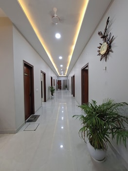 wishotel xpress hotel crown classic villa