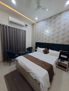 wishotel xpress hotel crown classic villa