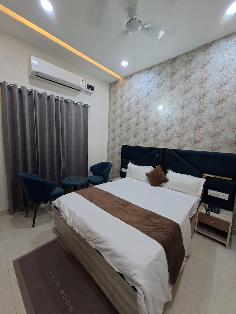 wishotel xpress hotel crown classic villa