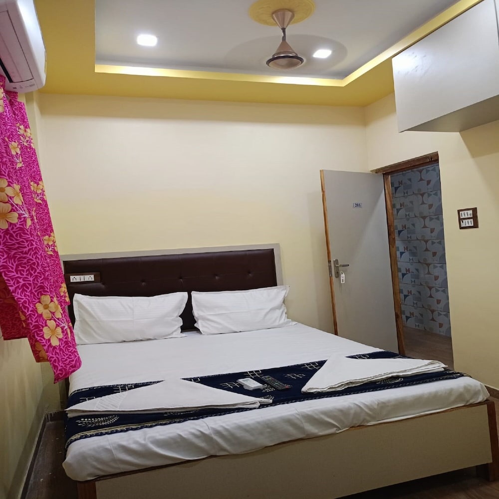 hotel tanvi marol