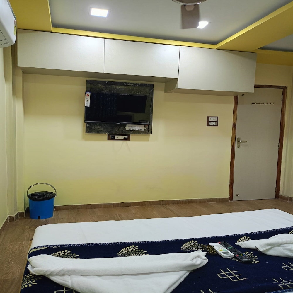 hotel tanvi marol
