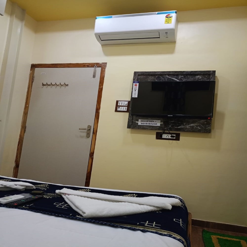 hotel tanvi marol