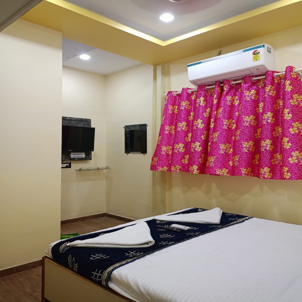 hotel tanvi marol