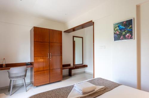 staybird azure suites business hotel