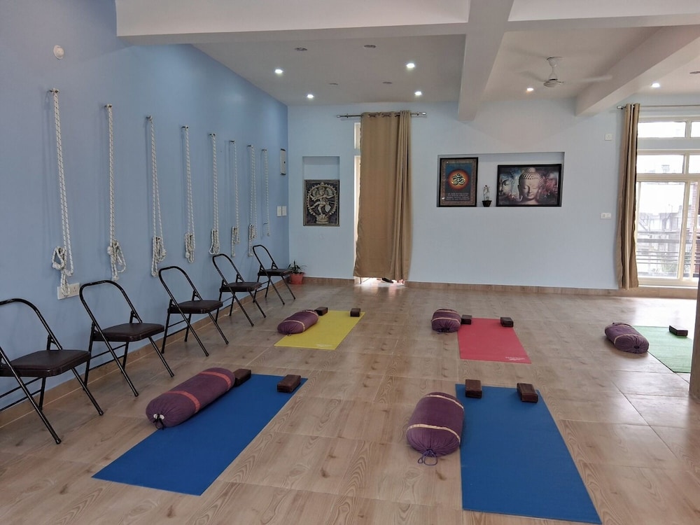 himalayan wellness retreats