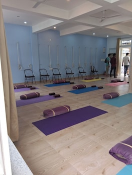 himalayan wellness retreats