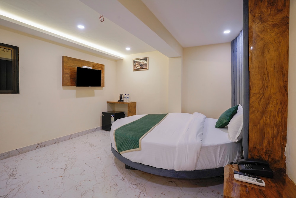 crystal by glitz hotels