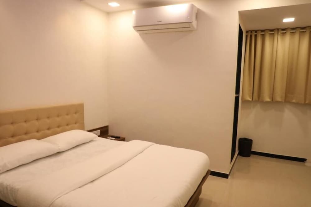 crystal by glitz hotels