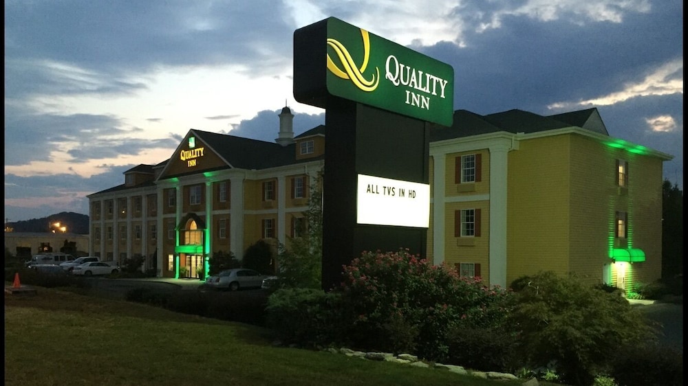 quality inn oak ridge
