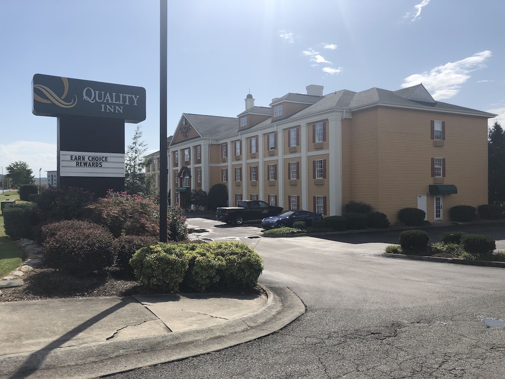 quality inn oak ridge