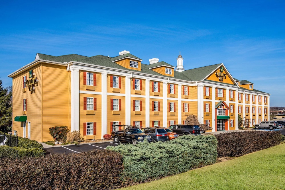 quality inn oak ridge