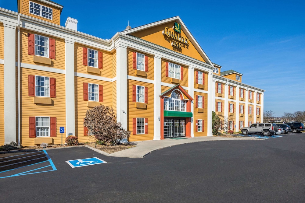 quality inn oak ridge