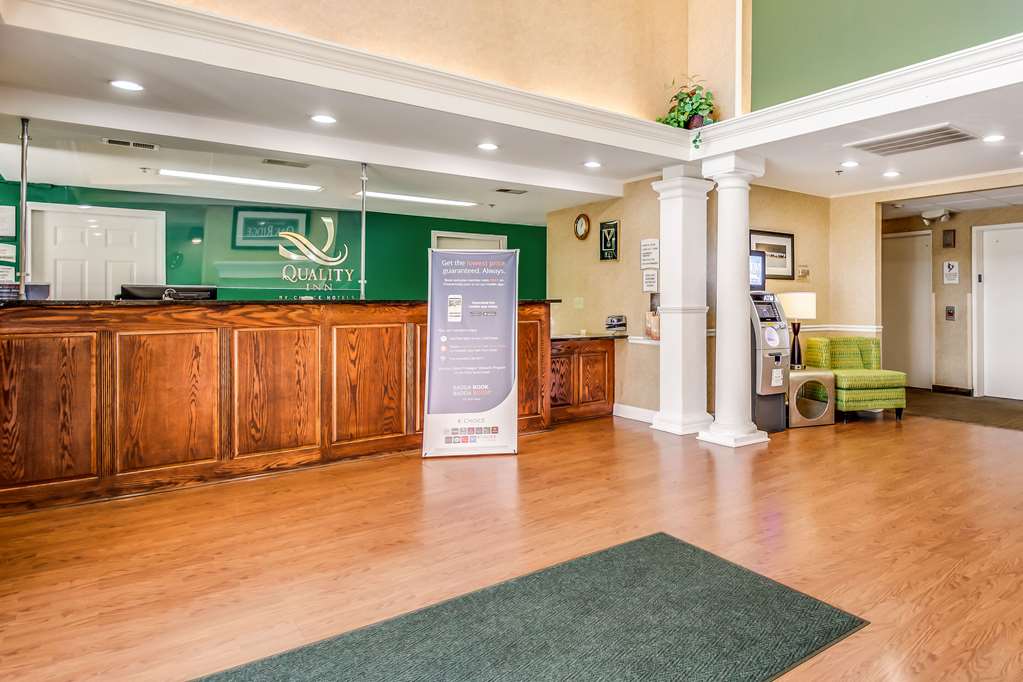 quality inn oak ridge