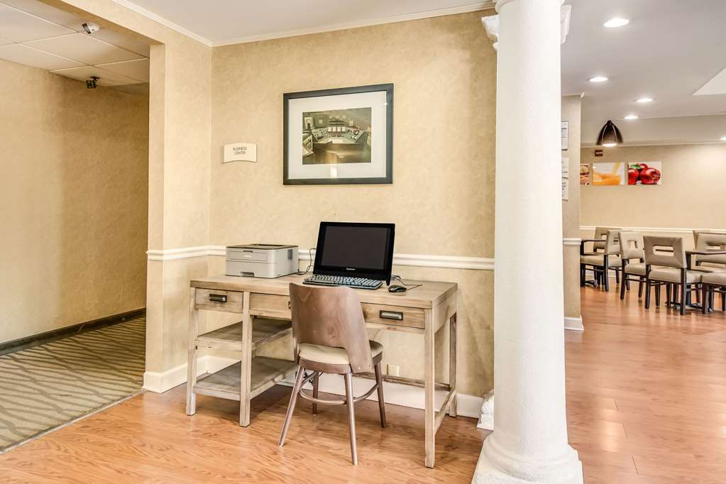 quality inn oak ridge