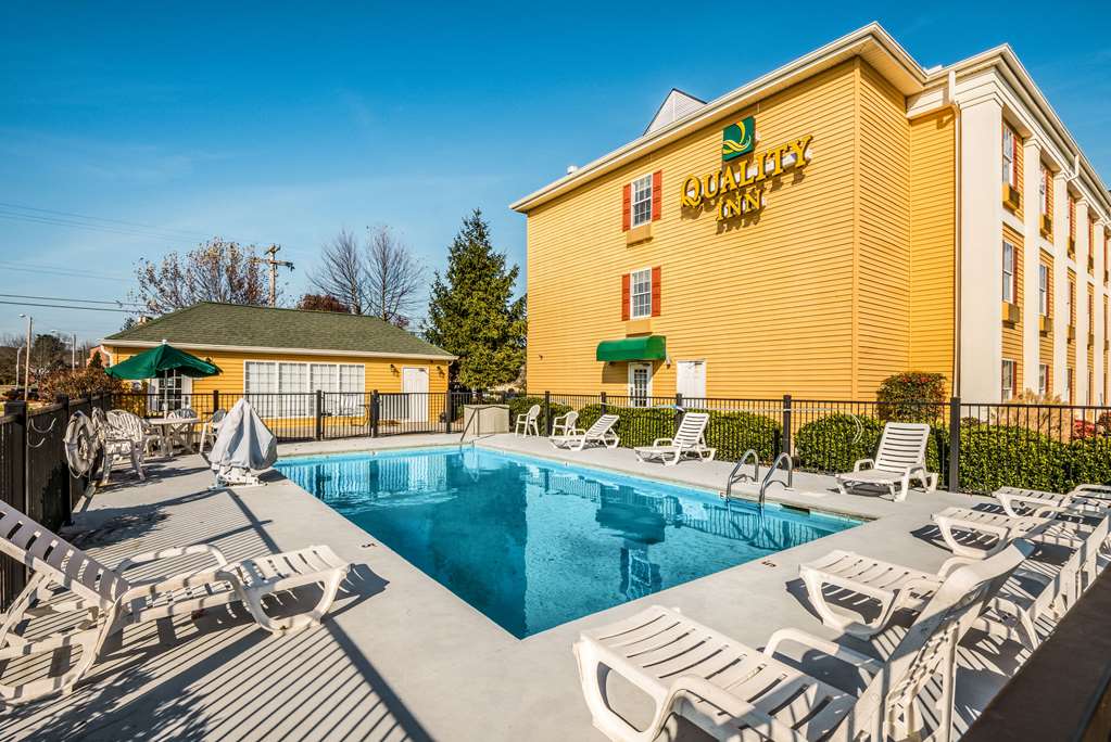 quality inn oak ridge