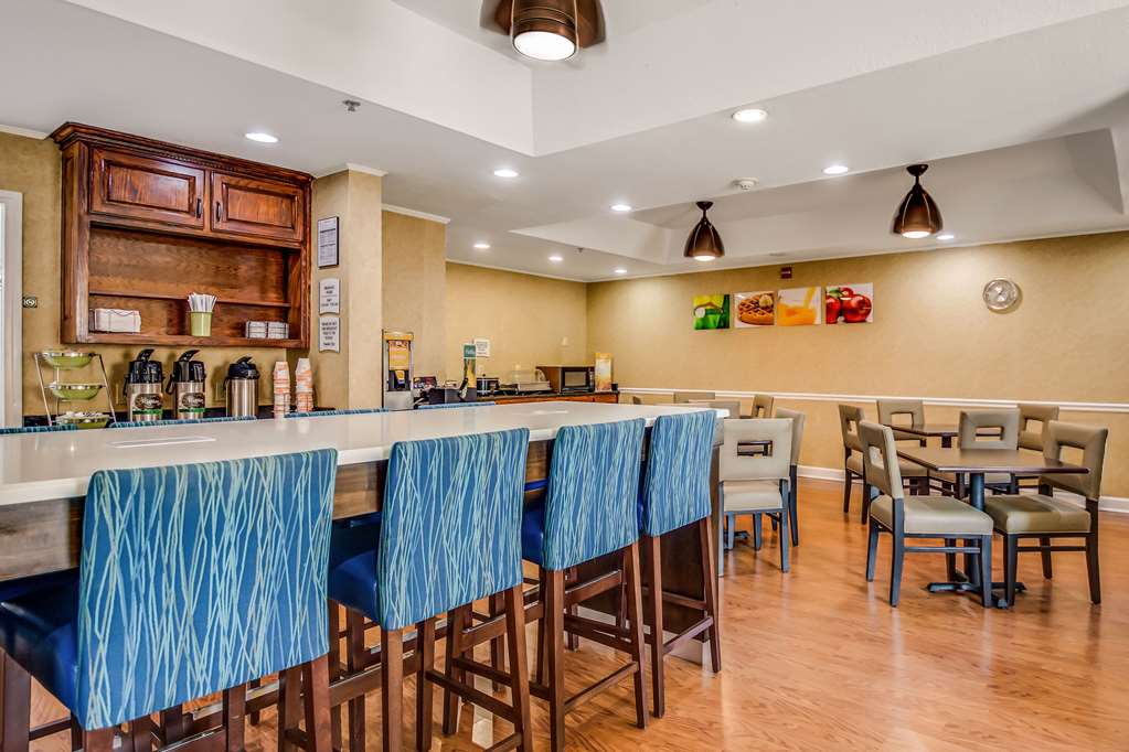 quality inn oak ridge