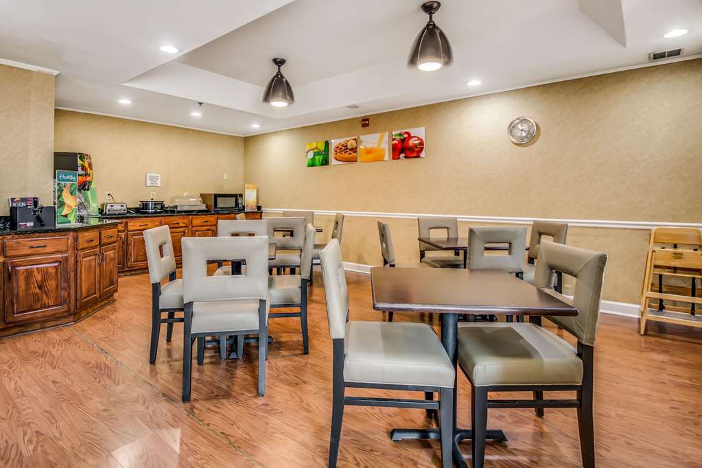 quality inn oak ridge