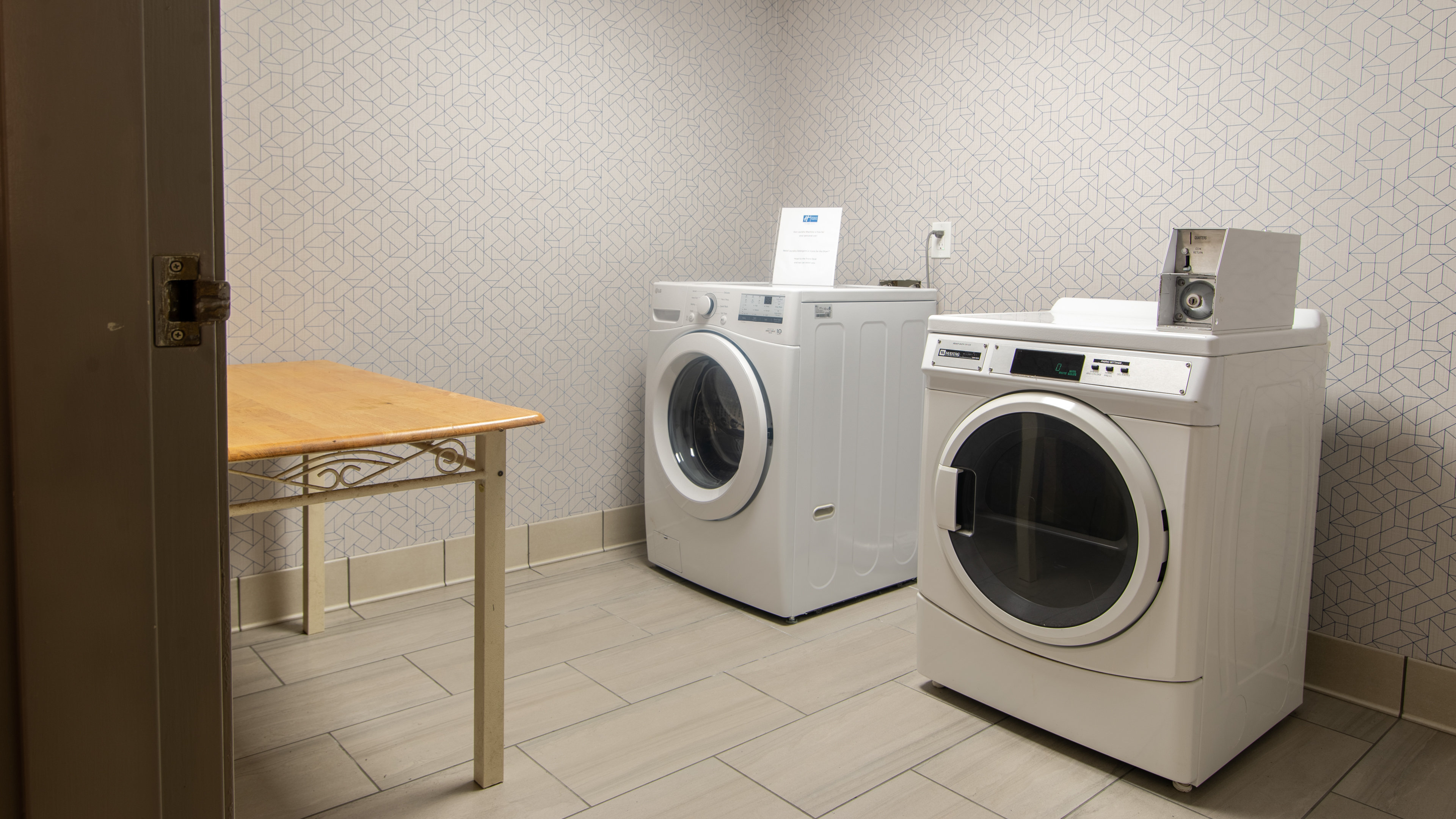 holiday inn express oakdale by ihg
