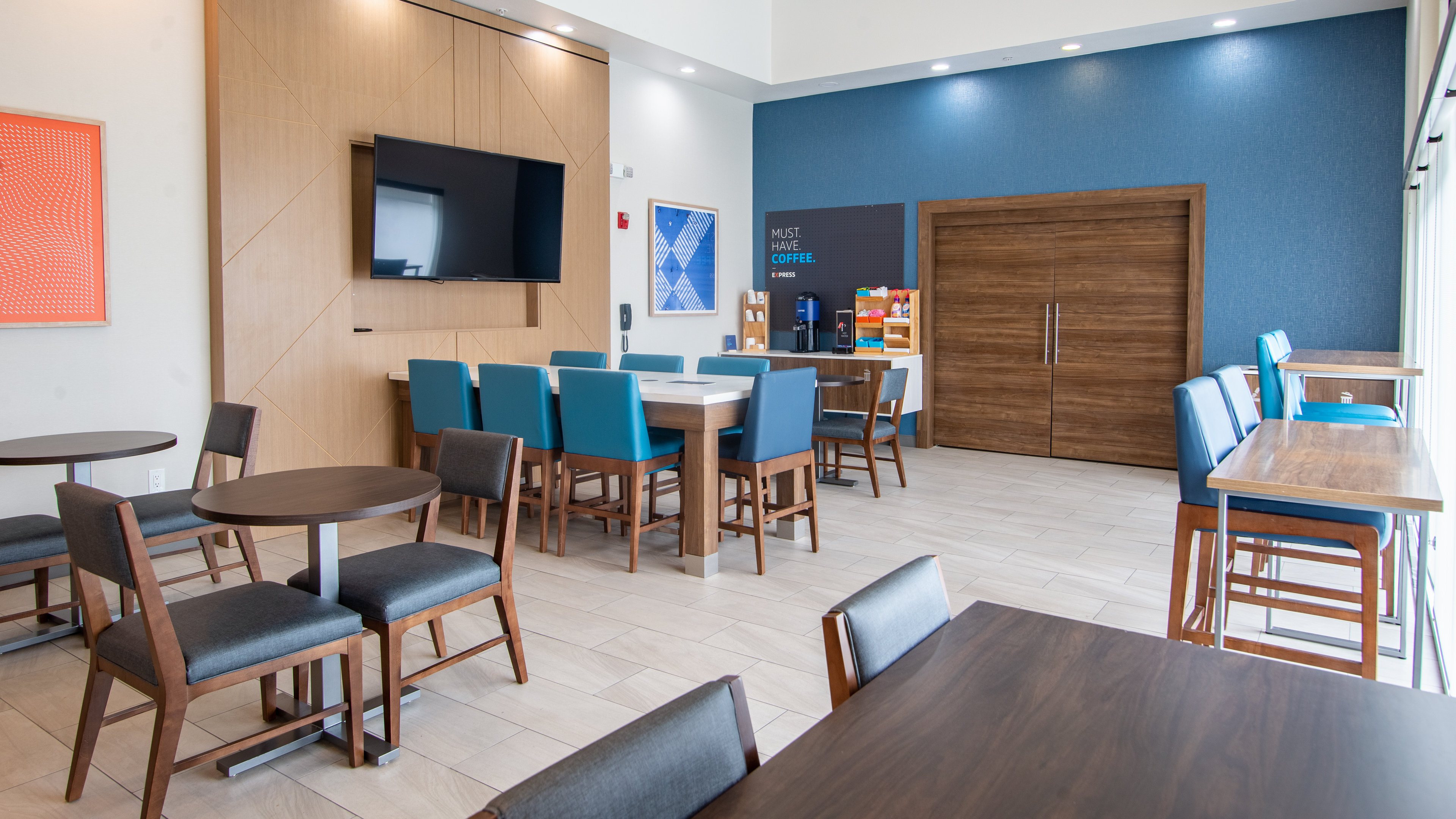 holiday inn express oakdale by ihg
