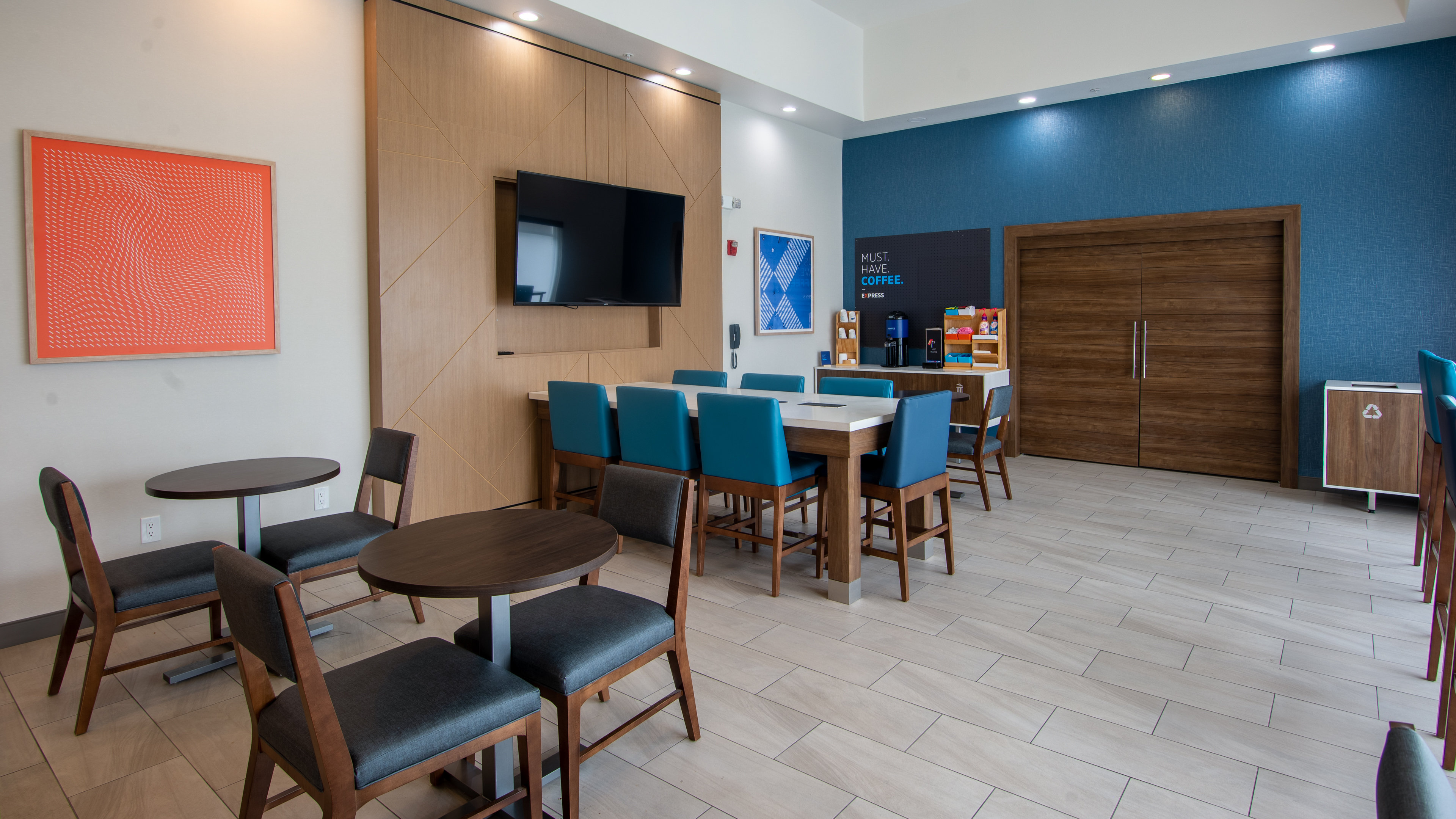 holiday inn express oakdale by ihg