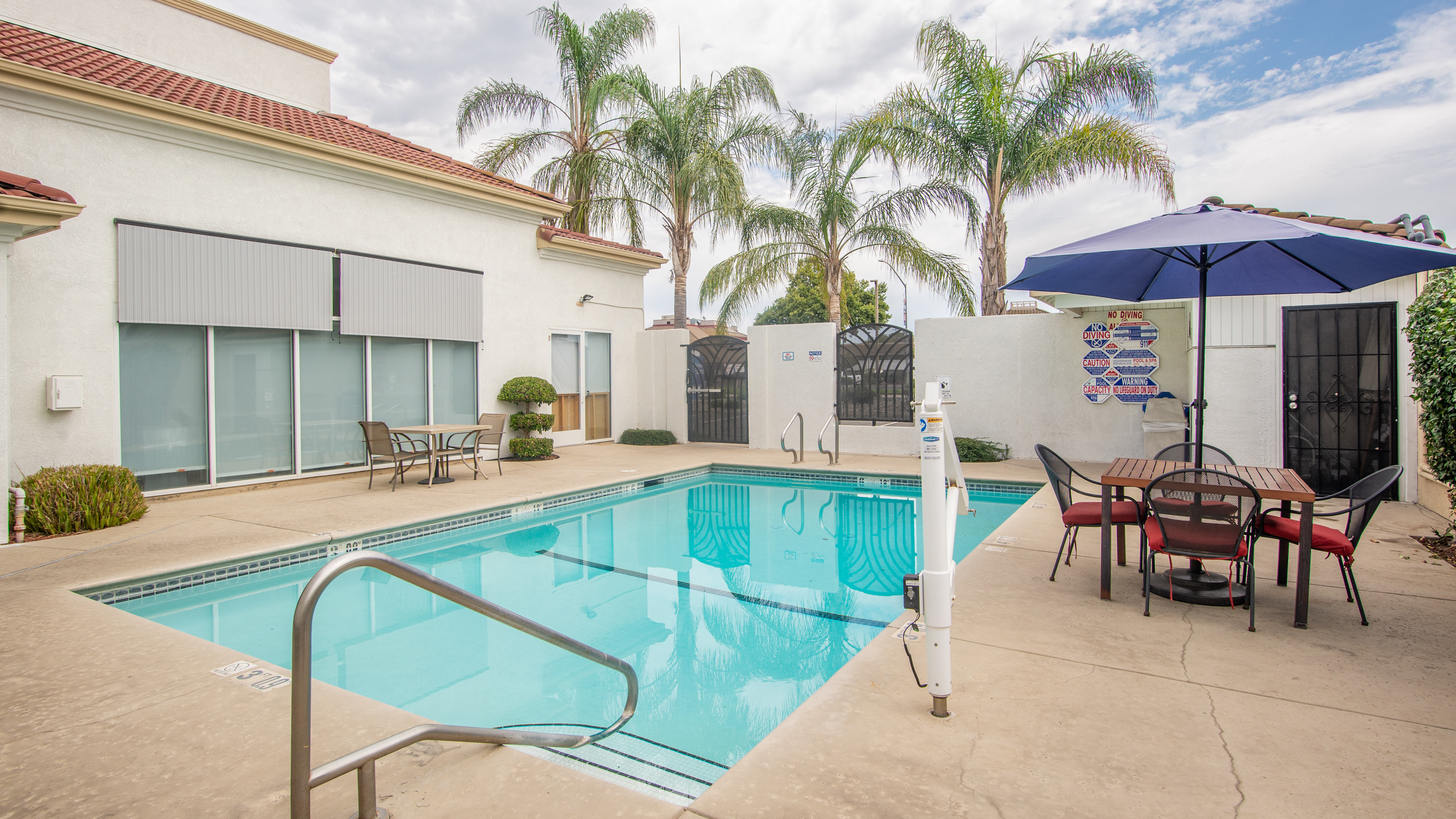 holiday inn express oakdale by ihg