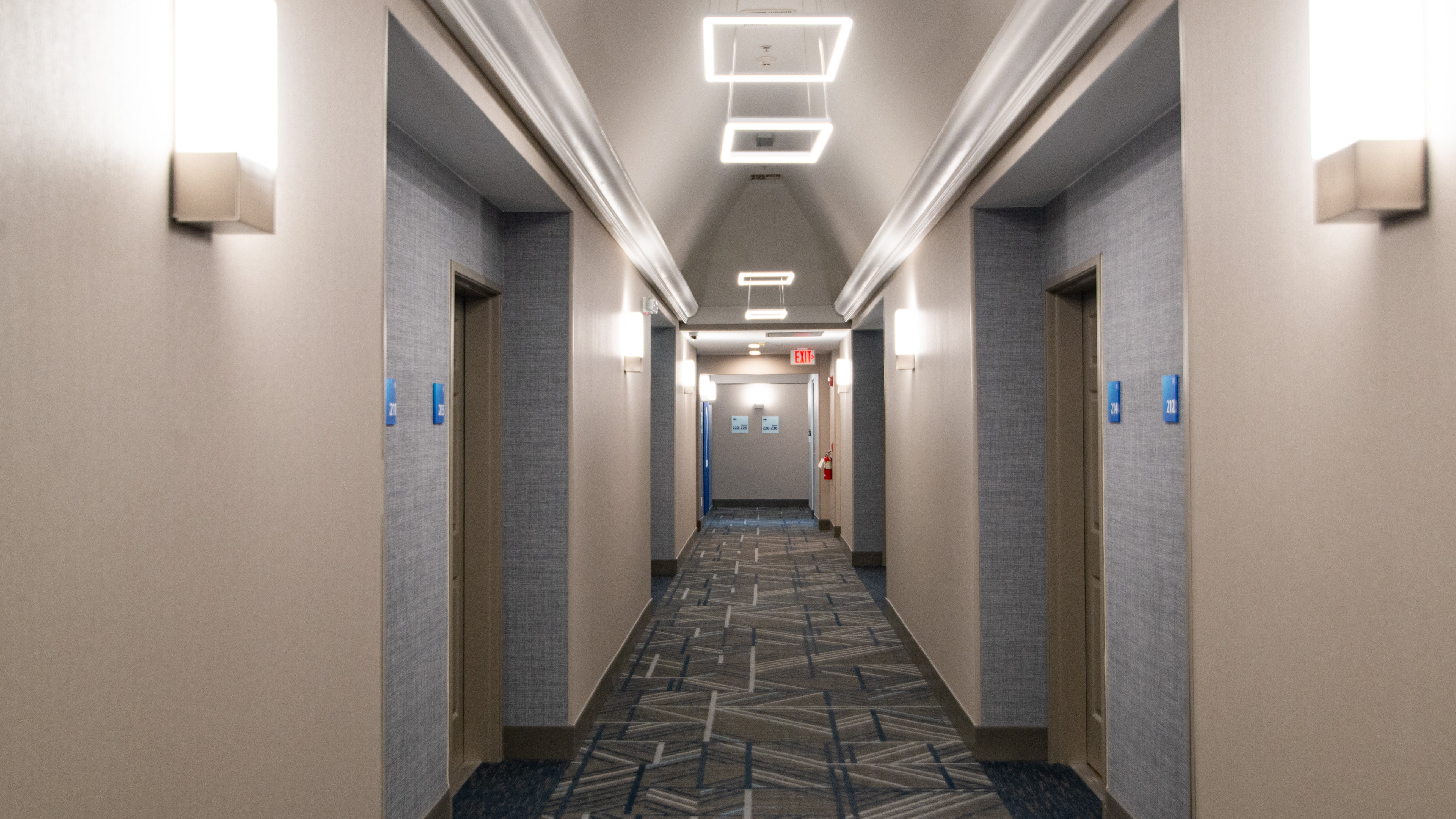 holiday inn express oakdale by ihg