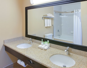 Holiday Inn Express Oakdale By Ihg,Oakdale>>Modesto,3 star