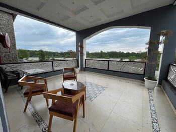 River Home Stay,,3 star