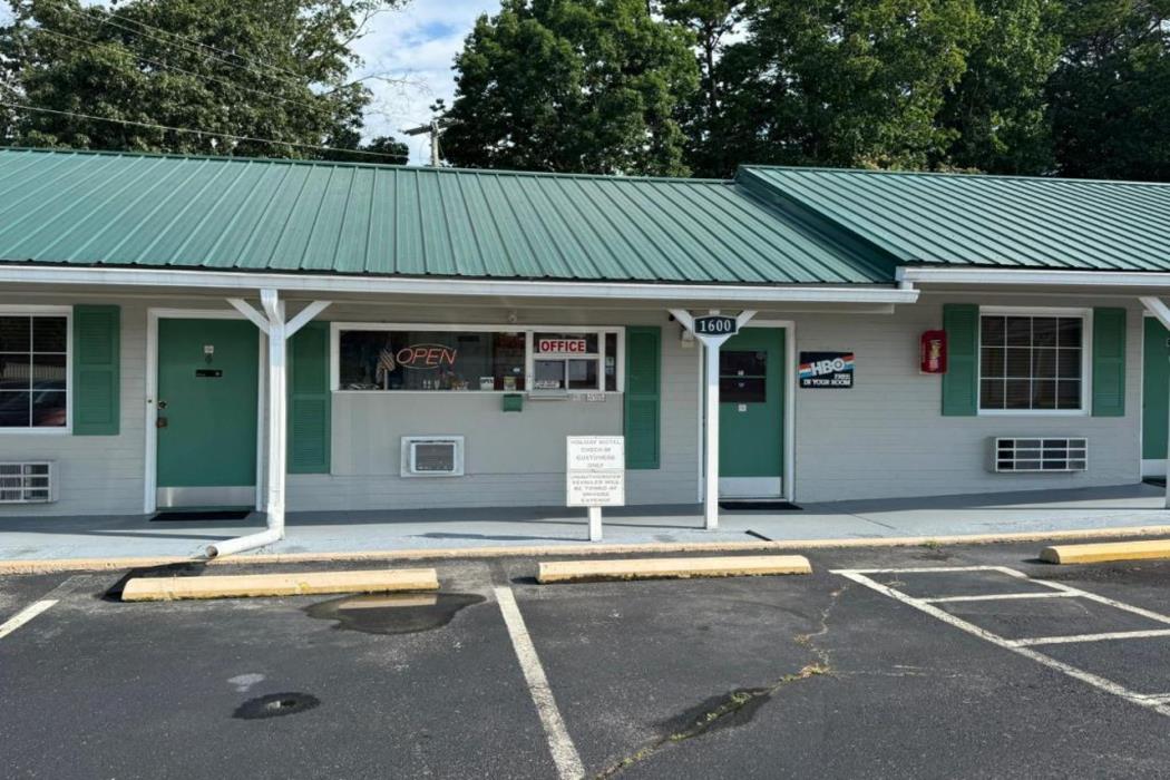 holiday motel by belvilla cleveland tn